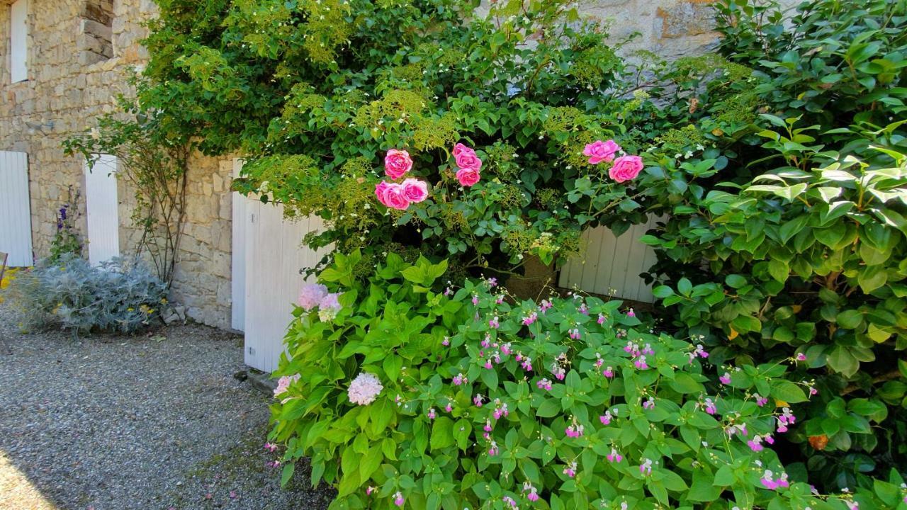Au Calme Chez L'Habitant Foulayronnes エクステリア 写真